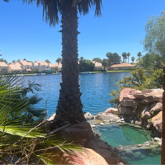 Meet your Posher 😊 - Picture 1 of 1